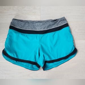 Lululemon Groovy Run Shorts Turquoise Surge Black Size 4